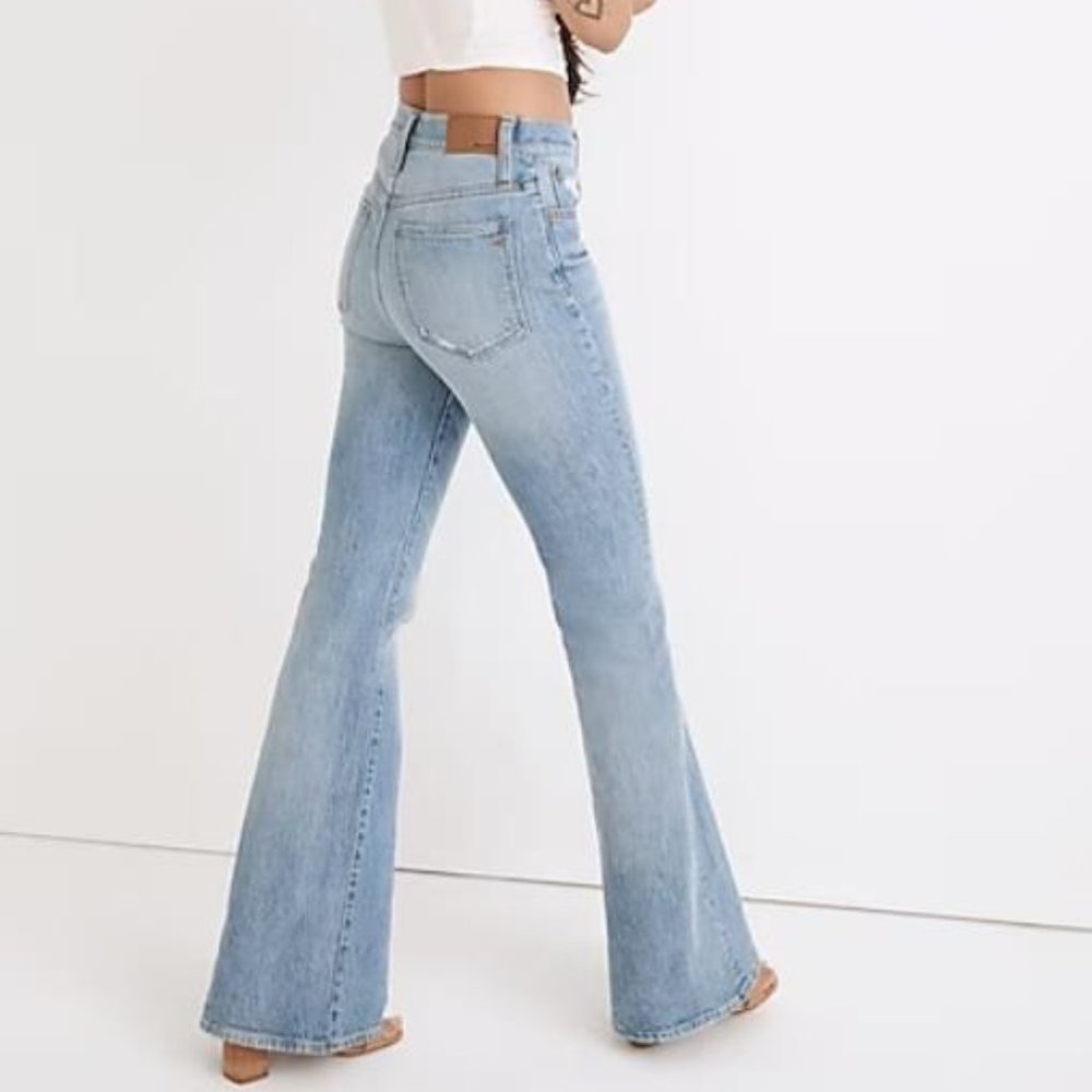 NWT -  THE PERFECT VINTAGE FLARE JEAN IN DELAVAN WASH SIZE 32